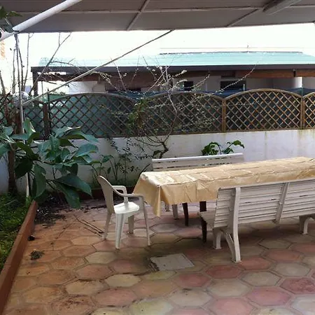 בית נופש Case Vacanza Le Mimose *